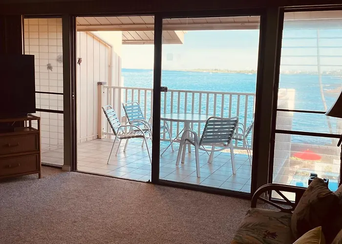 Sea Village Condo With Unobstructed Ocean Views And Oceanside Pool